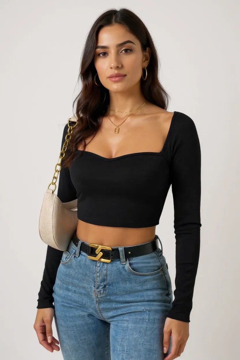 Kadın Siyah Uzun Kol Göğüs Dekolteli Şık Crop Top Bluz – Şık, Rahat ve Kolay Kombinlenebilir