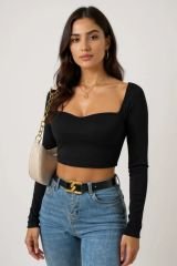 Kadın Siyah Uzun Kol Göğüs Dekolteli Şık Crop Top Bluz – Şık, Rahat ve Kolay Kombinlenebilir