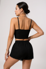 Kadın Siyah Alt ve Üst Dantel Detaylı Fiyonklu Şortlu Gecelik Takımı – Modern, Konforlu ve Günlük Kombinlere Uygun