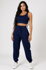 Kadın Lacivert Kaşkorse Cepli Jogger Eşofman Altı ve Crop Top Bluz – Şık, Rahat ve Kolay Kombinlenebilir