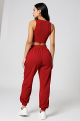 Kadın Kırmızı Kaşkorse Cepli Jogger Eşofman Altı ve Crop Top Bluz – Şık, Rahat ve Kolay Kombinlenebilir