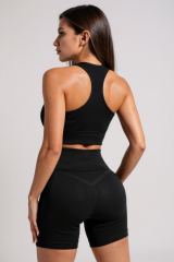 Kadın Siyah Yüksek Bel Çapraz Sırt Detaylı Şortlu Gecelik Takım – Modern, Konforlu ve Günlük Kombinlere Uygun
