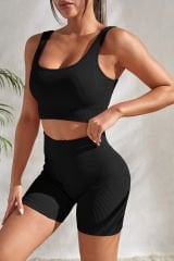 Kadın Siyah Kalın Askılı Yüksek Bel Şortlu Gecelik Takımı – Modern, Konforlu ve Günlük Kombinlere Uygun