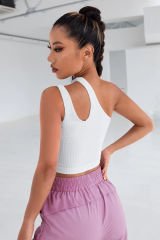 Kadın Beyaz Tek Omuz Cut Out Detaylı Crop Top Bluz – Şık, Rahat ve Kolay Kombinlenebilir