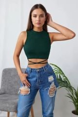 Kadın Yeşil Çapraz Bağlamalı Crop Top Büstiyer – Modern ve Şık Tasarım