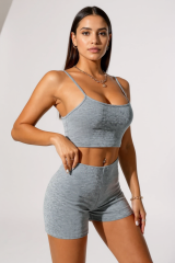 Kadın Gri Melanj Şortlu Kaşkorse Gecelik Takım – Modern, Konforlu ve Günlük Kombinlere Uygun