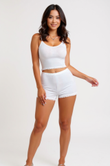 Kadın Beyaz Alt-üst Dantel Detaylı Şortlu Şık Gecelik Takım – Modern, Konforlu ve Günlük Kombinlere Uygun