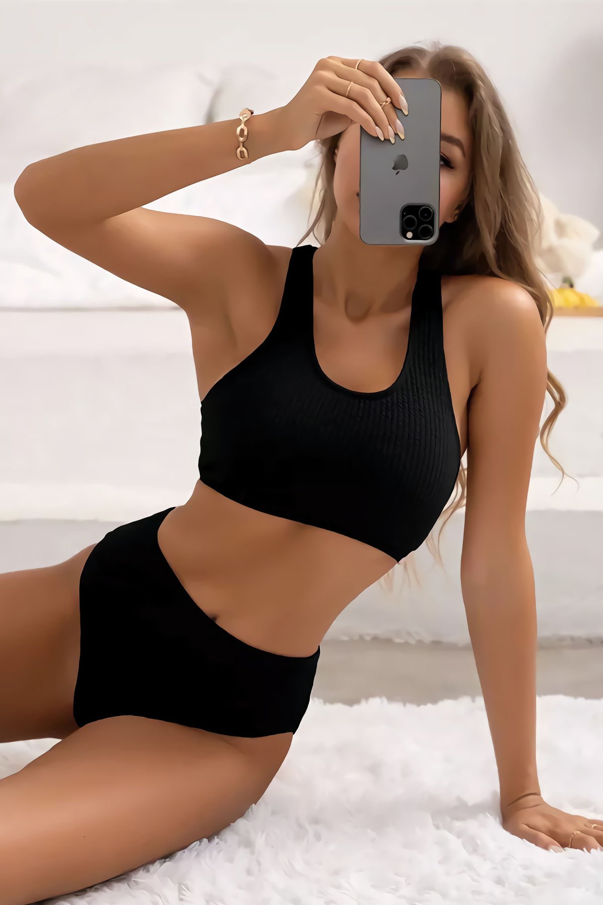 Kadın Siyah Çapraz Sırt Detaylı Iç Çamaşır Takımı – Modern, Konforlu ve Günlük Kombinlere Uygun