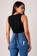 Kadın Siyah Çapraz Bağlamalı Crop Top Büstiyer – Modern ve Şık Tasarım