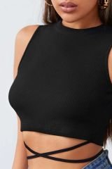 Kadın Siyah Çapraz Bağlamalı Crop Top Büstiyer – Modern ve Şık Tasarım