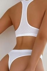 Kadın Beyaz Desteksiz Seamless Tangalı İç Çamaşır Takımı – Modern, Konforlu