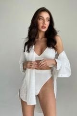 Kadın Beyaz Yüksek Bel Dolgusuz Slip Takım – Modern, Konforlu ve Günlük Kombinlere Uygun