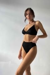 Kadın Siyah Yüksek Bel Dolgusuz Slip Takım – Modern, Konforlu ve Günlük Kombinlere Uygun