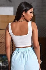 Kadın Beyaz Kalın Askılı Crop Top Büstiyer – Modern ve Şık Tasarım