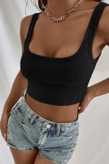 Kadın Siyah Kalın Askılı Crop Top Büstiyer – Modern ve Şık Tasarım