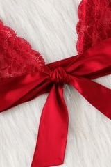 Kadın Kırmızı Dantelli & Kurdelalı Sütyen Külot Takımı – Modern, Konforlu ve Günlük Kombinlere Uygun