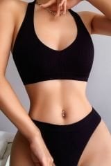 Kadın Siyah Seamless Tanga Sütyen Takım – Modern, Konforlu ve Günlük Kombinlere Uygun