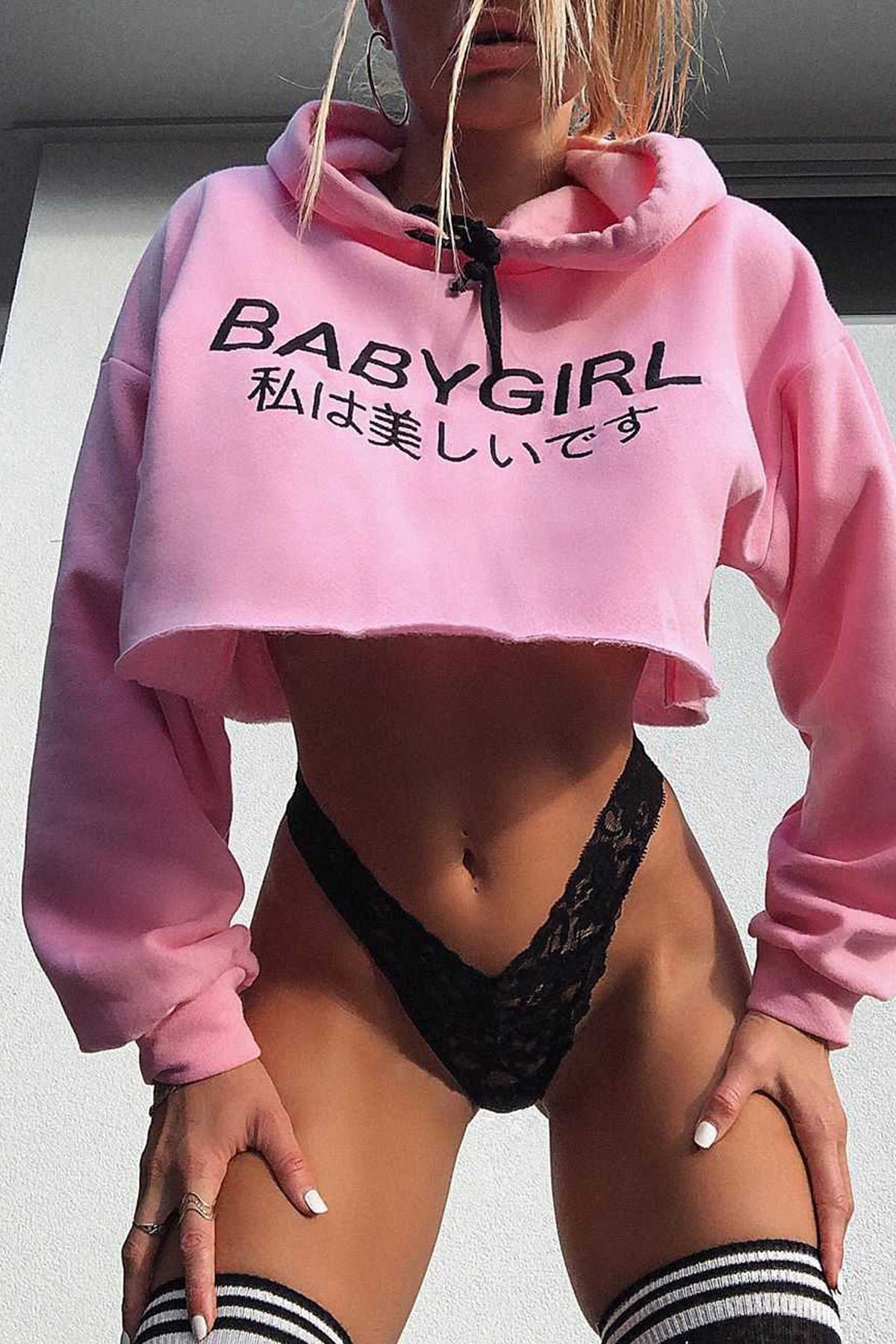 Kadın Siyah Dantel Tanga Külot – Modern ve Şık Tasarım