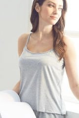 Kadın Gri Şortlu Penye Gecelik Takımı – Modern, Konforlu ve Günlük Kombinlere Uygun