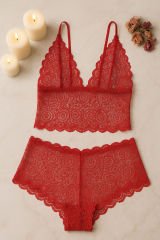 Kadın Kırmızı Dantel Bralet Şort Takımı – Tutkulu ve Çekici İç Giyim
