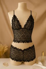 Kadın Siyah Dantel Bralet Şort Takımı – Şık, Zarif ve Feminen İç Giyim
