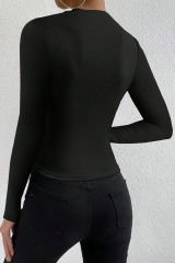 Kadın Siyah Belden ve Boyundan Büzgü Detaylı Uzun Kollu Bluz