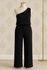Kadın Siyah Tek Omuzlu Şık Bluz & Geniş Paça Pantolon İkili Takım – Modern, Konforlu Ve Günlük Kombinlere Uygun