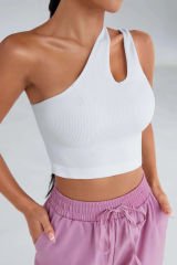 Kadın Beyaz Tek Omuz Cut Out Detaylı Crop Top Bluz – Şık, Rahat Ve Kolay Kombinlenebilir