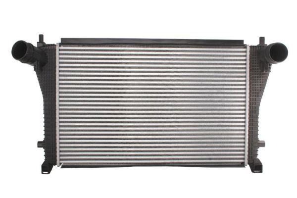 Audi A3, Skoda Octavia, Süper B, Volkswagen Golf İntercooler 2012 model sonrası araçlarda uyumludur. Orjinal no:5Q0145803N