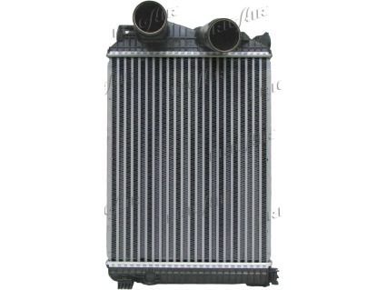 MERCEDES ATEGO İNTERCOOLER 1998-2004 MODEL ARASI ARAÇLARDA UYUMLUDUR. ORJİNAL NO: 9705010101