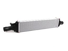 Audı A4 Q5 2.0 TDI Intercooler/ 07+ Model araclara uyumlu/orjınal no:8K0145805G