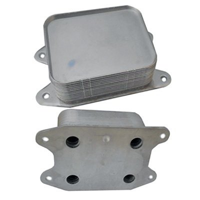 Audi A1, A3, A5,  A4, Q3 Seat Ibiza Yağ Soğutucu 2008 model sonrası araçlarda uyumludur. Orjinal no: 04E117021C