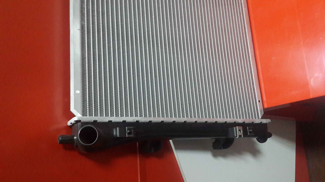 CHEVROLET CORVETTE RADYATÖR 6.0 MOTOR 2005-2008 MODEL ARASI ARAÇLARA UYUMLUDUR ORJİNAL NO :