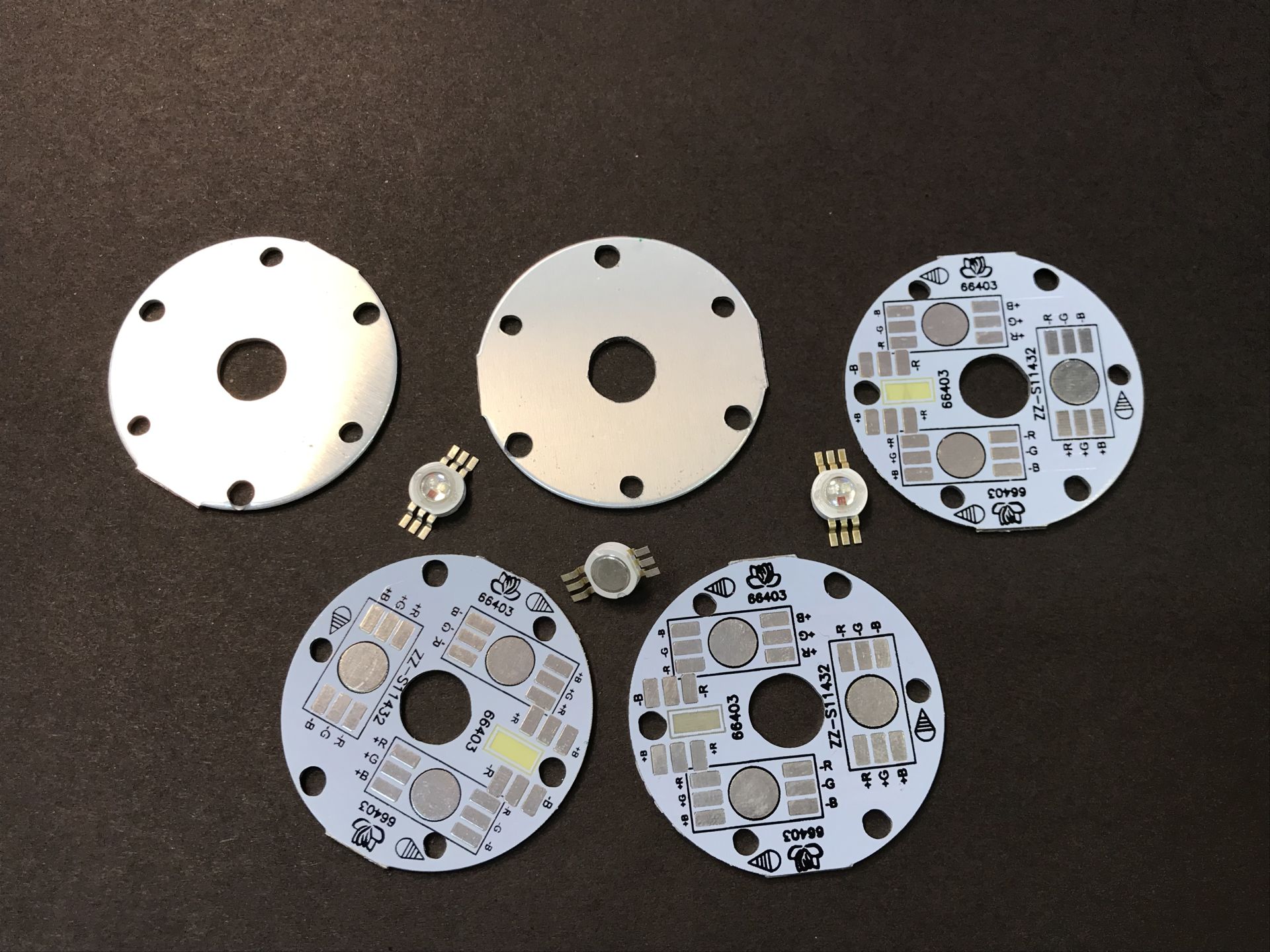 66403 - LDP66403 - ÇAP44MM X 1.4MM - 3W RGB LED