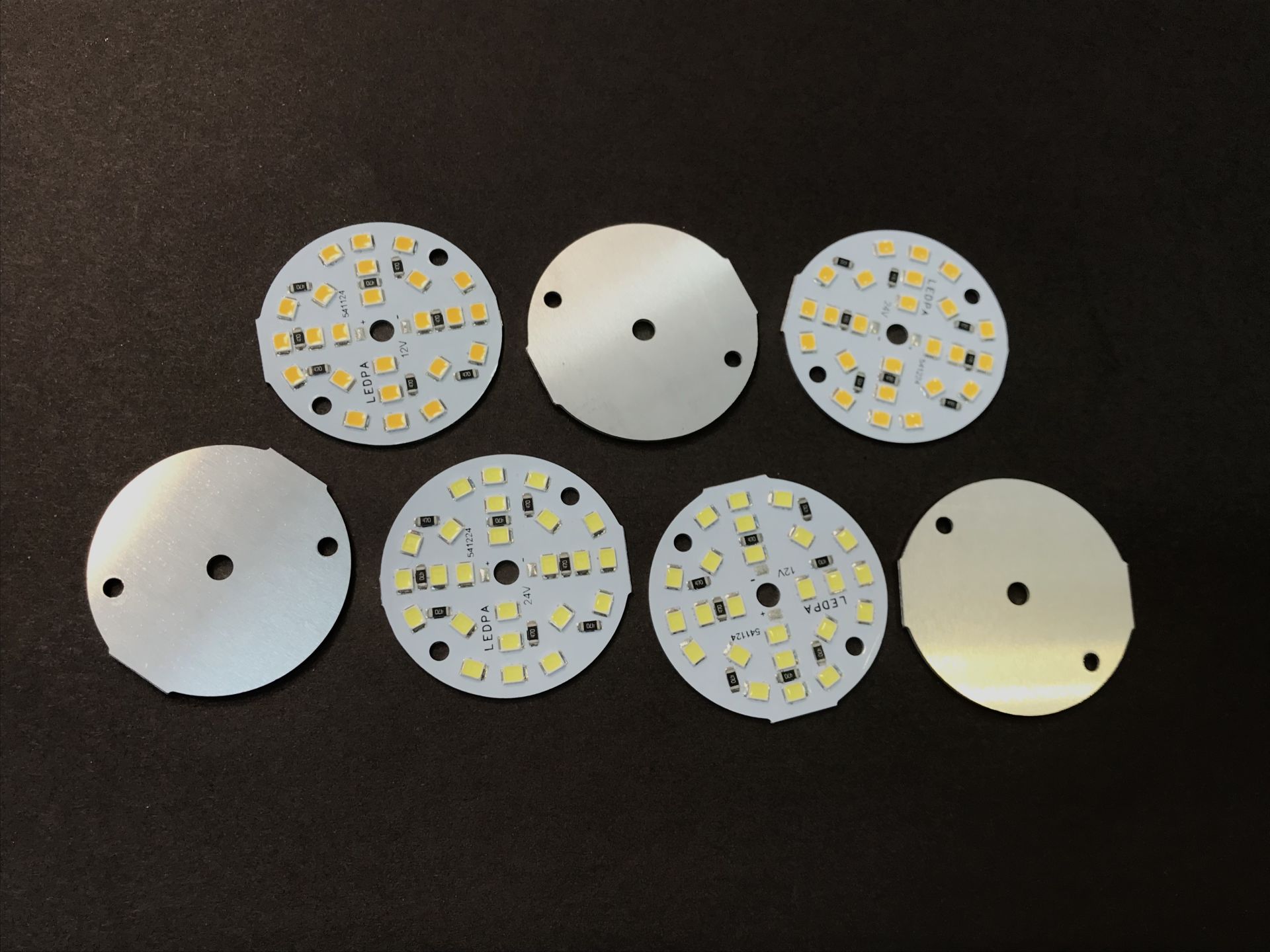 541124 - 12V 5W LED , 24 LEDLİ 3000K GÜN IŞIĞI ÇAP 4CM