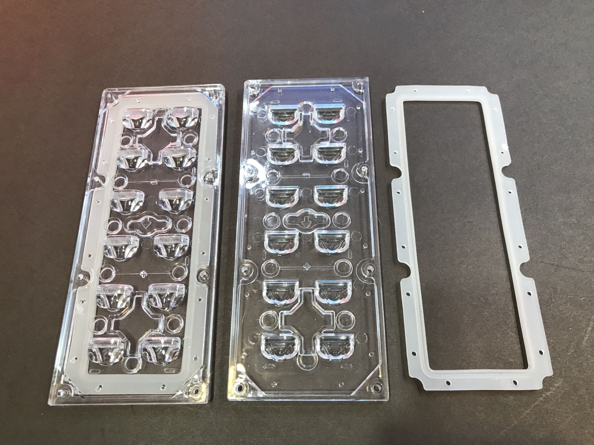 2x6 12Lİ  IP67 CONTALI PROJEKTÖR MODÜL LENSİ 60*120 DERECE , ASİMETRİK LENS