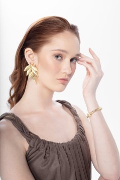 Golden Age Leaf Earring