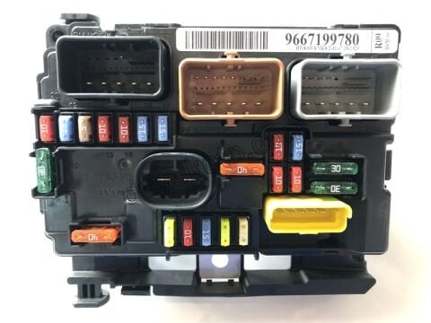 SIGORTA KUTUSU MOTOR ICI P207 C3 C3 DS3