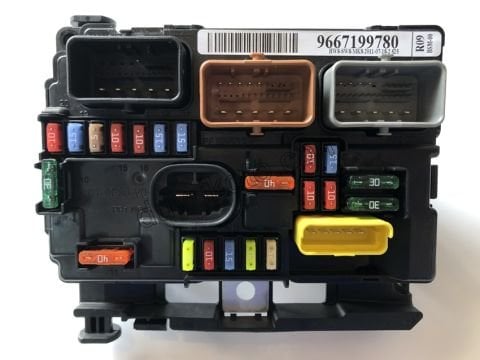 Motor İçi Sigorta Kutusu P207 C3 C3 DS3