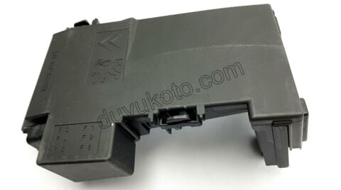 SIGORTA KUTU AKU USTU MOTOR ICI 1.6HDİ Euro5 P3081 P30081 P50081RCZ KAPAK
