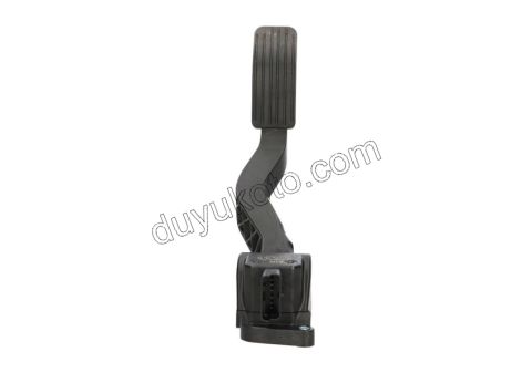 PEDAL GAZ C42