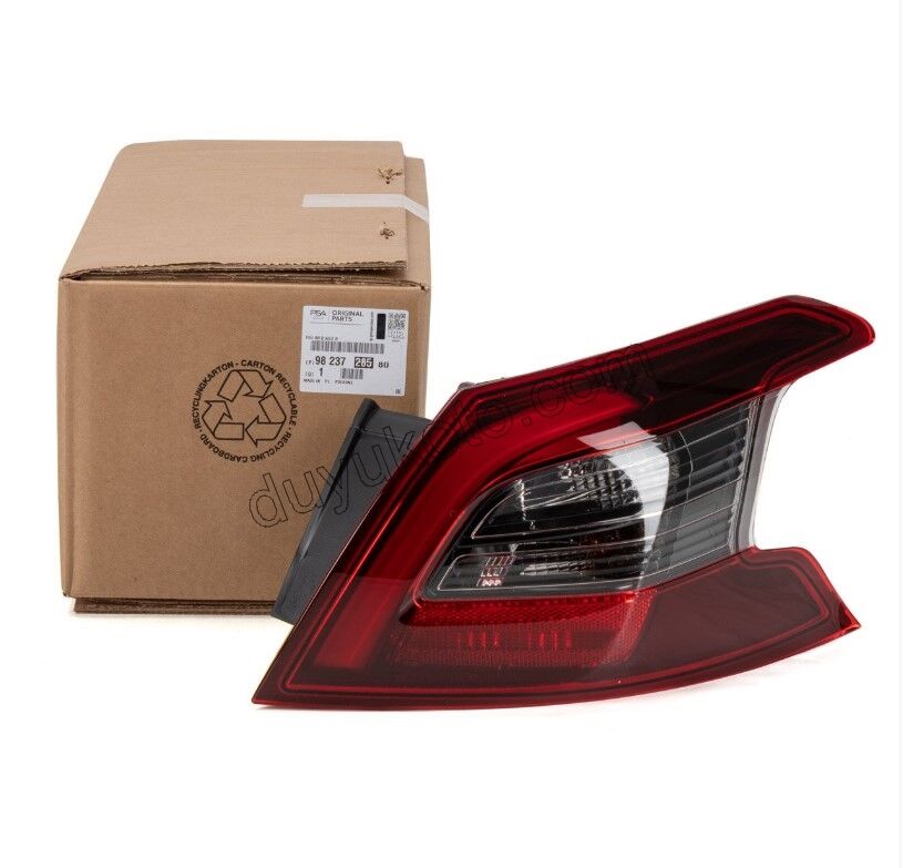 Peugeot 308 Stop Lambası Sağ Dış (Çamurlukta) Füme 2017/2021