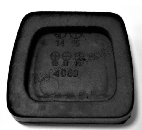 LASTIK PEDAL FREN + DEBRIYAJ P206