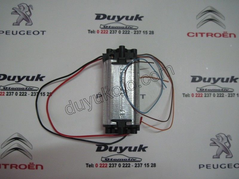 MOTOR KOLTUK ON L P406 P607 P807 C8 9425438C