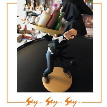 Tenten - Tintin Nestor With Tray Resin Figür