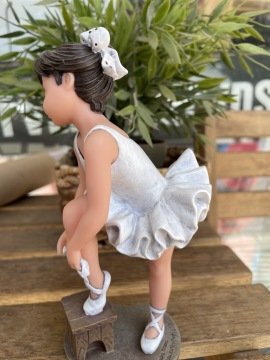 BALERİN BİBLO - NADAL STUDIO - GETTING READY TO DANCE