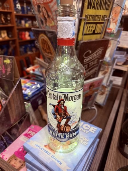 LED IŞIKLI İÇKİ ŞİŞESİ - CAPTAIN MORGAN ROM ŞİŞESİ
