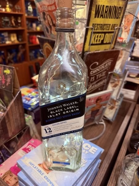 LED IŞIKLI İÇKİ ŞİŞESİ - JOHNNIE WALKER BLACK LABEL ISLAY ORIGIN VİSKİ ŞİŞESİ