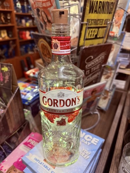 LED IŞIKLI İÇKİ ŞİŞESİ - GORDON'S PREMIUM PINK CİN ŞİŞESİ