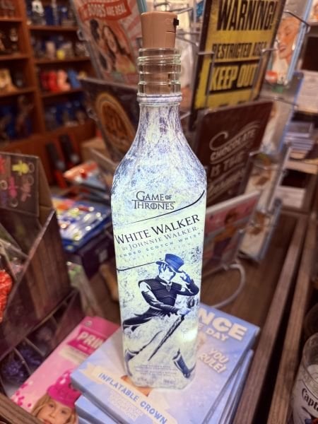 LED IŞIKLI İÇKİ ŞİŞESİ - JOHNNIE WALKER - WHITE WALKER VİSKİ ŞİŞESİ